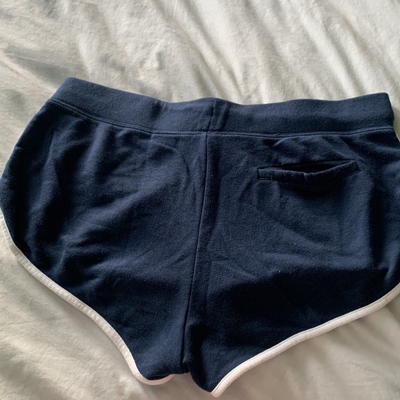 H&M navy blue shorts - Picture 2 of 3